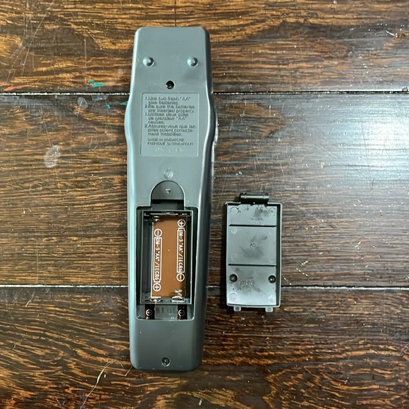 Panasonic universal remote - Picture 4 of 7